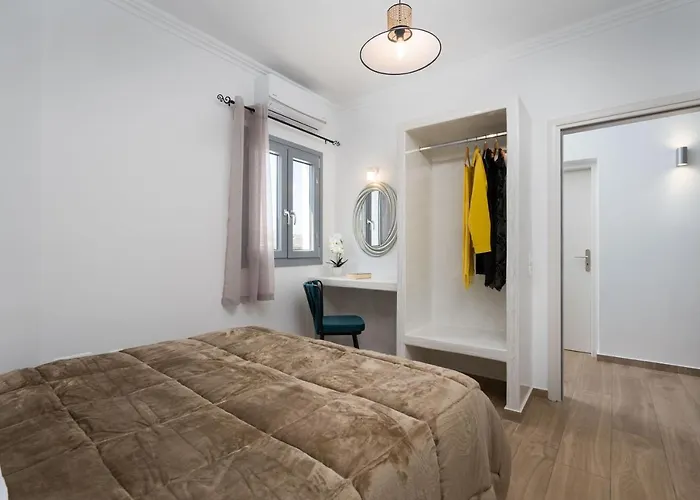 Bliss Holidays Spot * Fira (Santorini)