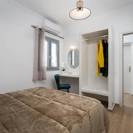 Bliss Holidays Spot * Firá