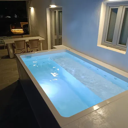 Bliss Holidays Spot ثيرا